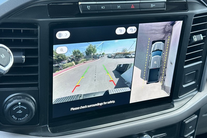 Ford F-150 Vehicle Full-screen Gallery Image 26