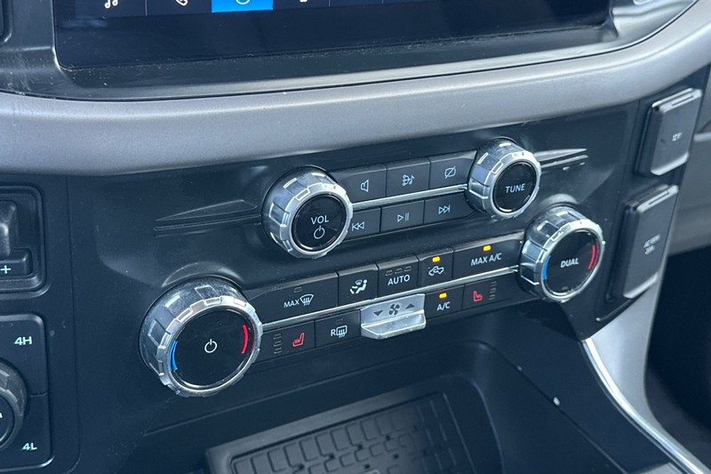 Ford F-150 Vehicle Full-screen Gallery Image 30