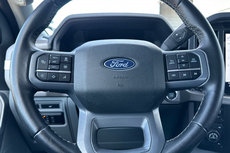 Ford F-150 Vehicle Full-screen Gallery Image 35