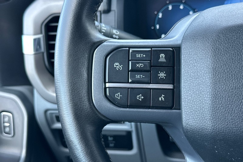 Ford F-150 Vehicle Full-screen Gallery Image 36