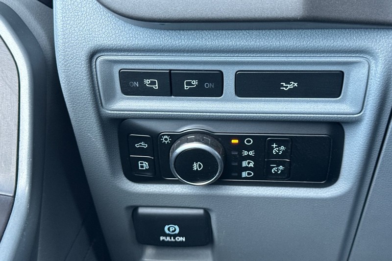 Ford F-150 Vehicle Full-screen Gallery Image 40