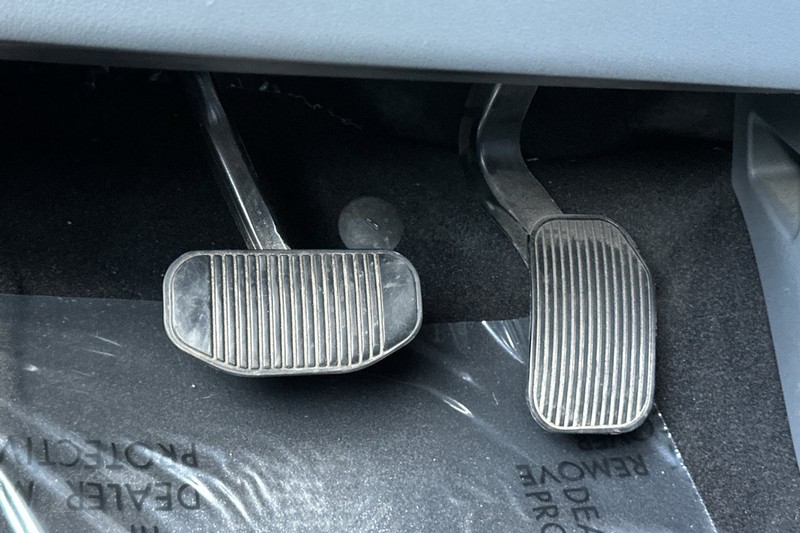 Ford F-150 Vehicle Full-screen Gallery Image 43