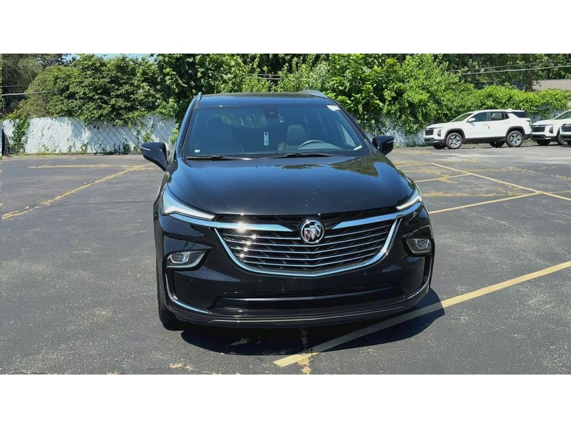 Buick Enclave Vehicle Full-screen Gallery Image 03