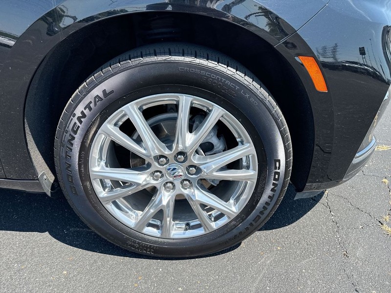 Buick Enclave Vehicle Full-screen Gallery Image 10