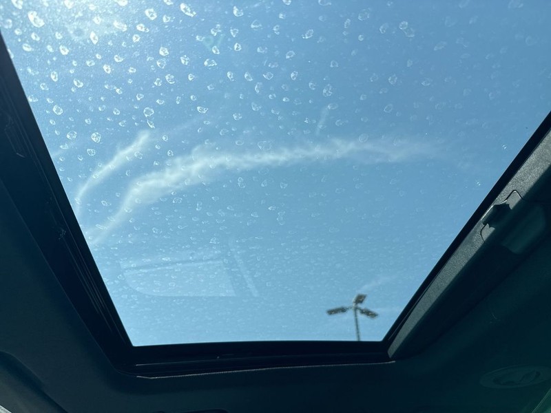 Buick Enclave Vehicle Full-screen Gallery Image 21