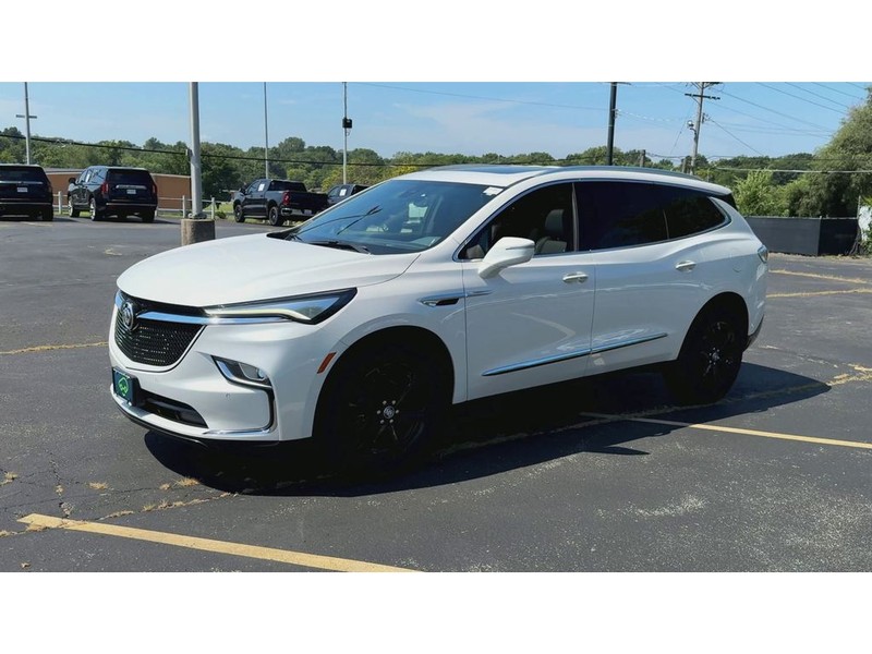 Buick Enclave Vehicle Full-screen Gallery Image 04