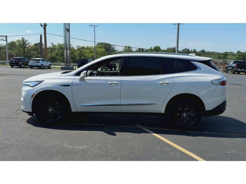 Buick Enclave Vehicle Full-screen Gallery Image 05