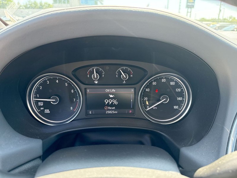 Buick Enclave Vehicle Full-screen Gallery Image 15