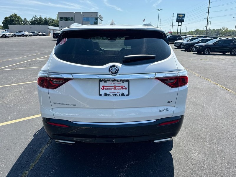 Buick Enclave Vehicle Full-screen Gallery Image 23