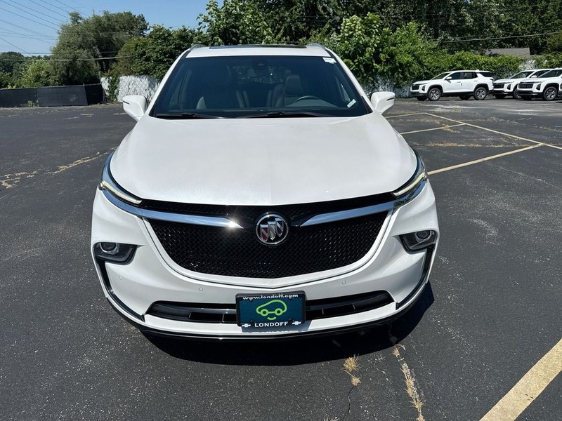 Buick Enclave Vehicle Full-screen Gallery Image 25