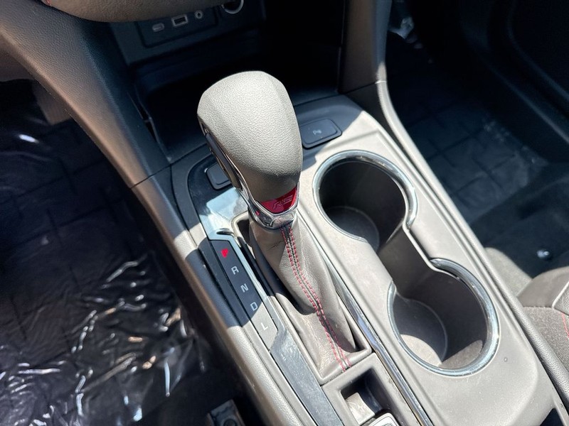 Chevrolet Equinox Vehicle Full-screen Gallery Image 19