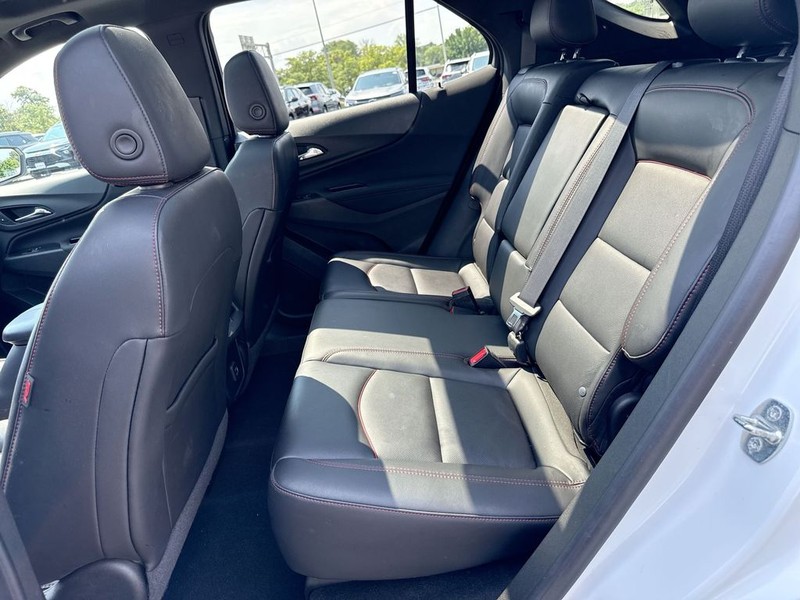 Chevrolet Equinox Vehicle Full-screen Gallery Image 22