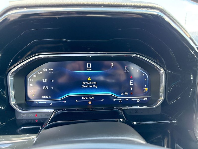 Chevrolet Silverado 1500 Vehicle Full-screen Gallery Image 15