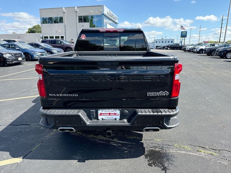 Chevrolet Silverado 1500 Vehicle Full-screen Gallery Image 23