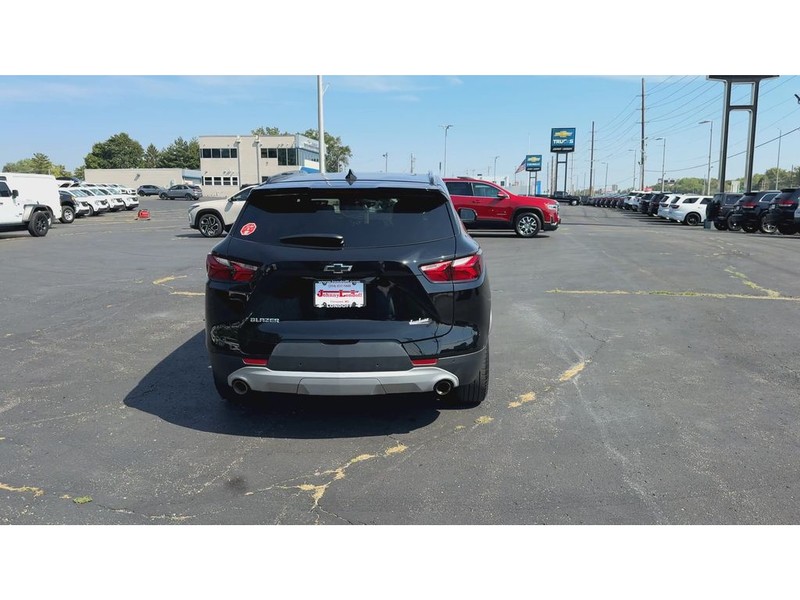 Chevrolet Blazer Vehicle Full-screen Gallery Image 07