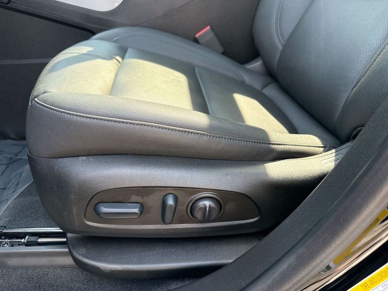 Chevrolet Blazer Vehicle Full-screen Gallery Image 12