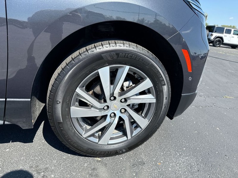 Chevrolet Equinox Vehicle Full-screen Gallery Image 10