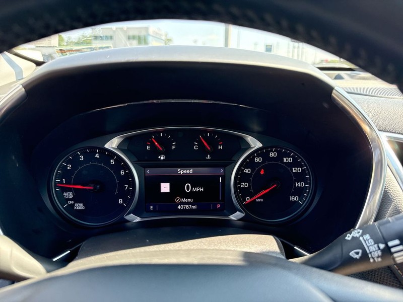 Chevrolet Equinox Vehicle Full-screen Gallery Image 15