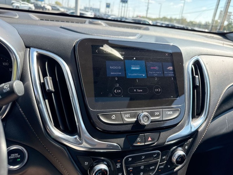 Chevrolet Equinox Vehicle Full-screen Gallery Image 16