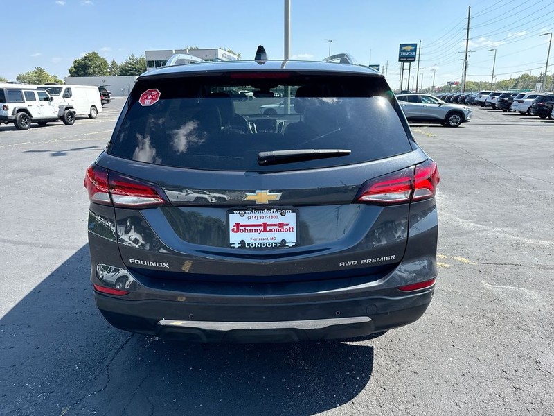 Chevrolet Equinox Vehicle Full-screen Gallery Image 23