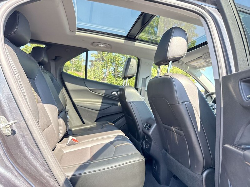 Chevrolet Equinox Vehicle Full-screen Gallery Image 24