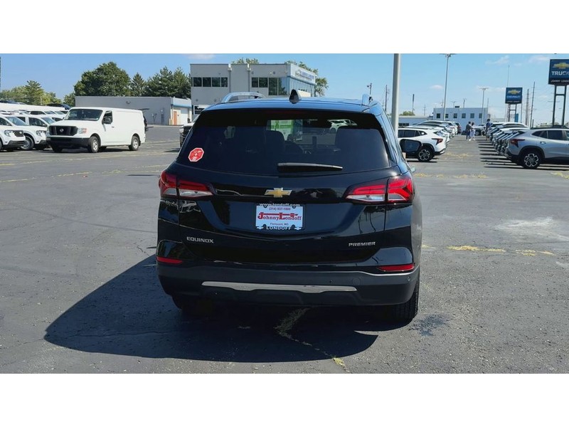 Chevrolet Equinox Vehicle Full-screen Gallery Image 07