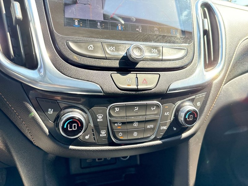 Chevrolet Equinox Vehicle Full-screen Gallery Image 18