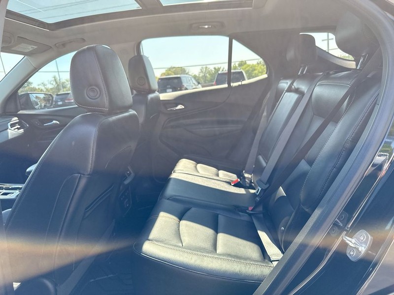 Chevrolet Equinox Vehicle Full-screen Gallery Image 22