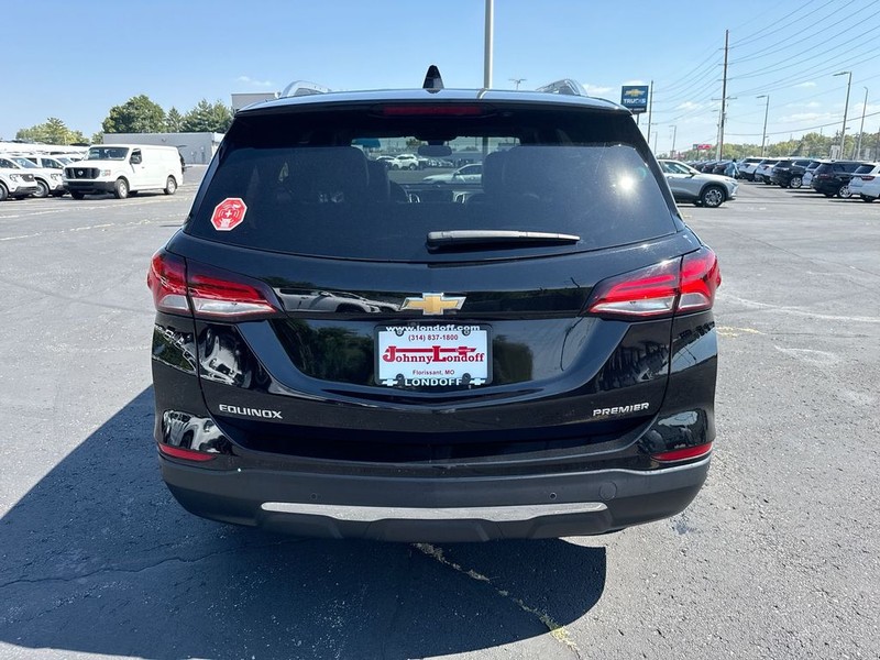 Chevrolet Equinox Vehicle Full-screen Gallery Image 23