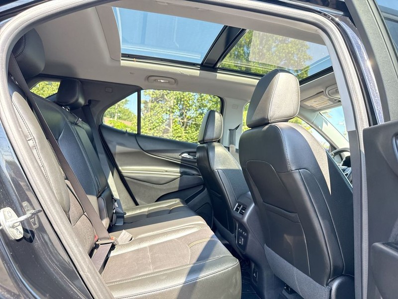 Chevrolet Equinox Vehicle Full-screen Gallery Image 24