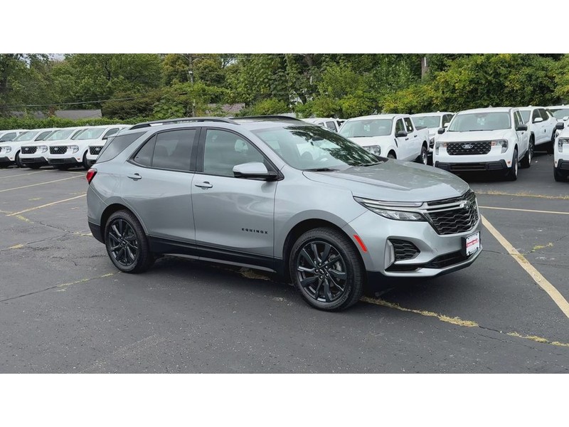 Chevrolet Equinox Vehicle Full-screen Gallery Image 02