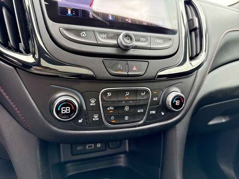 Chevrolet Equinox Vehicle Full-screen Gallery Image 18