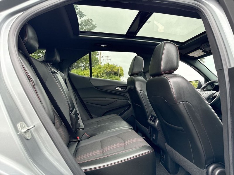 Chevrolet Equinox Vehicle Full-screen Gallery Image 24