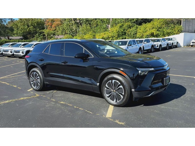 Chevrolet Blazer EV Vehicle Full-screen Gallery Image 02