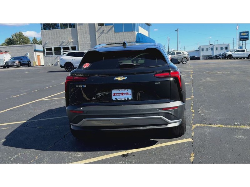 Chevrolet Blazer EV Vehicle Full-screen Gallery Image 07