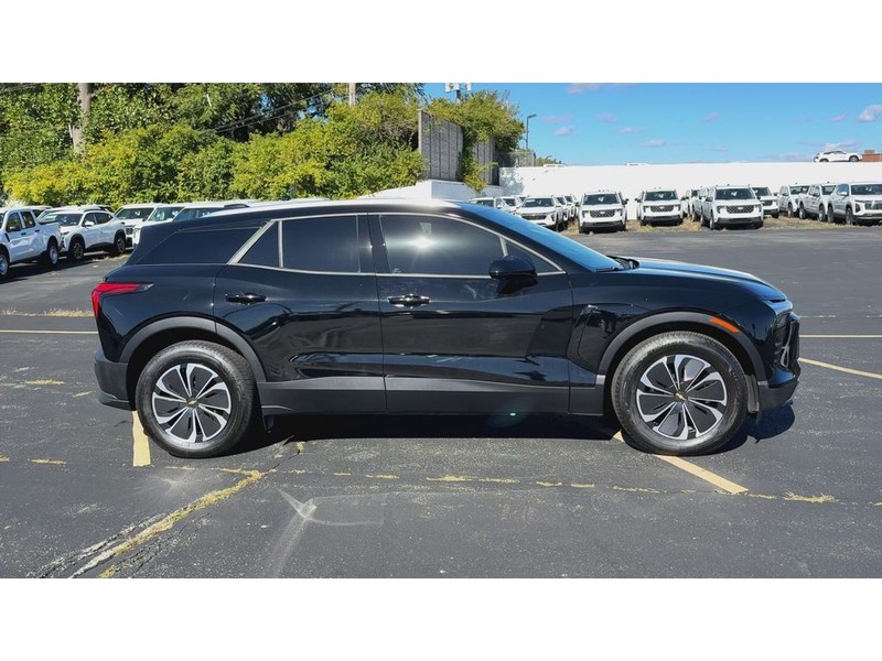Chevrolet Blazer EV Vehicle Full-screen Gallery Image 09