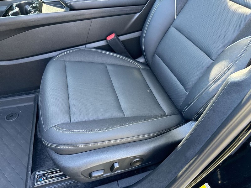 Chevrolet Blazer EV Vehicle Full-screen Gallery Image 11