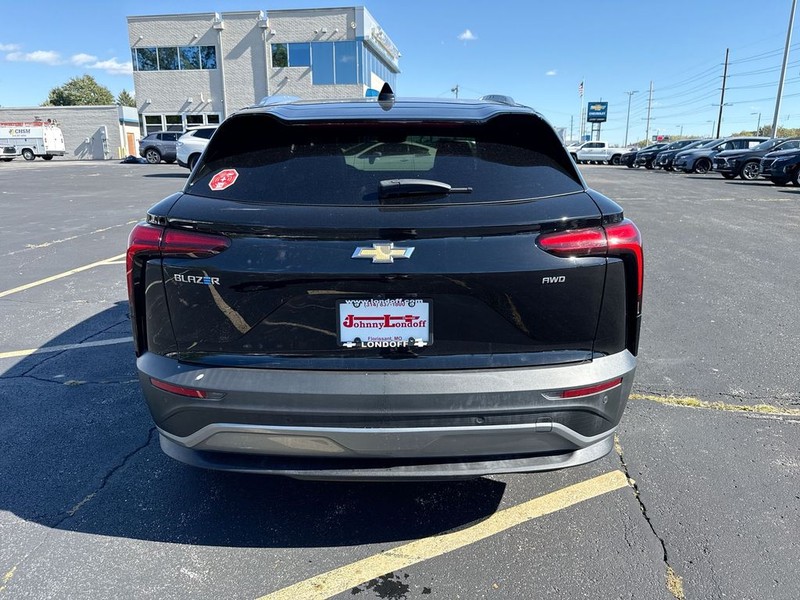 Chevrolet Blazer EV Vehicle Full-screen Gallery Image 23