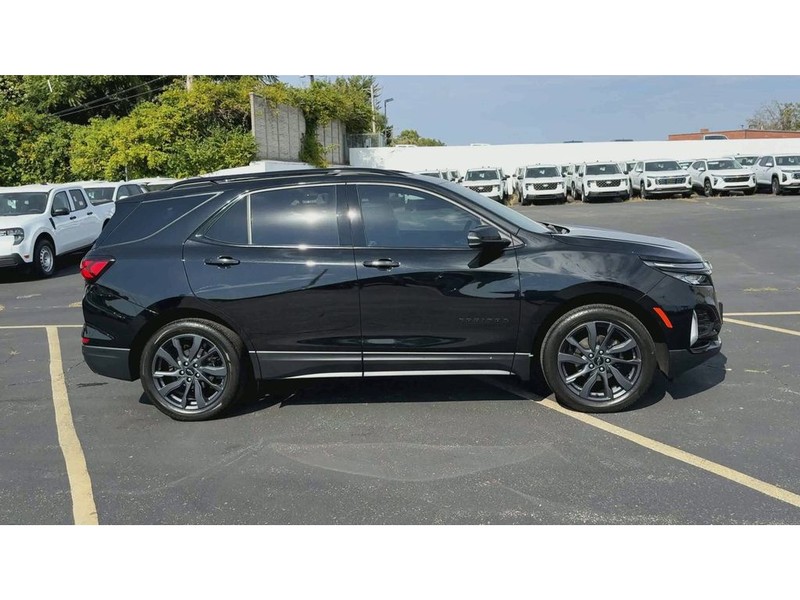 Chevrolet Equinox Vehicle Full-screen Gallery Image 09