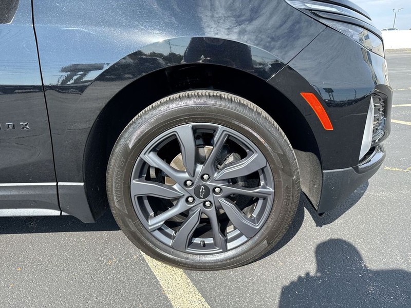 Chevrolet Equinox Vehicle Full-screen Gallery Image 10