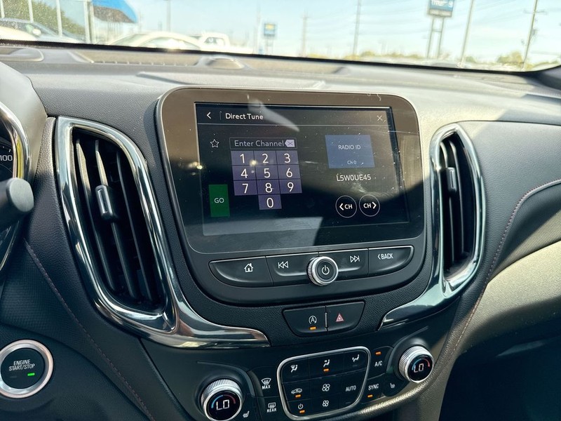 Chevrolet Equinox Vehicle Full-screen Gallery Image 16