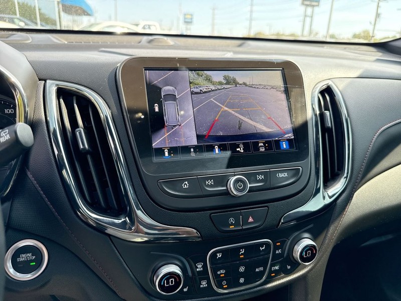 Chevrolet Equinox Vehicle Full-screen Gallery Image 17