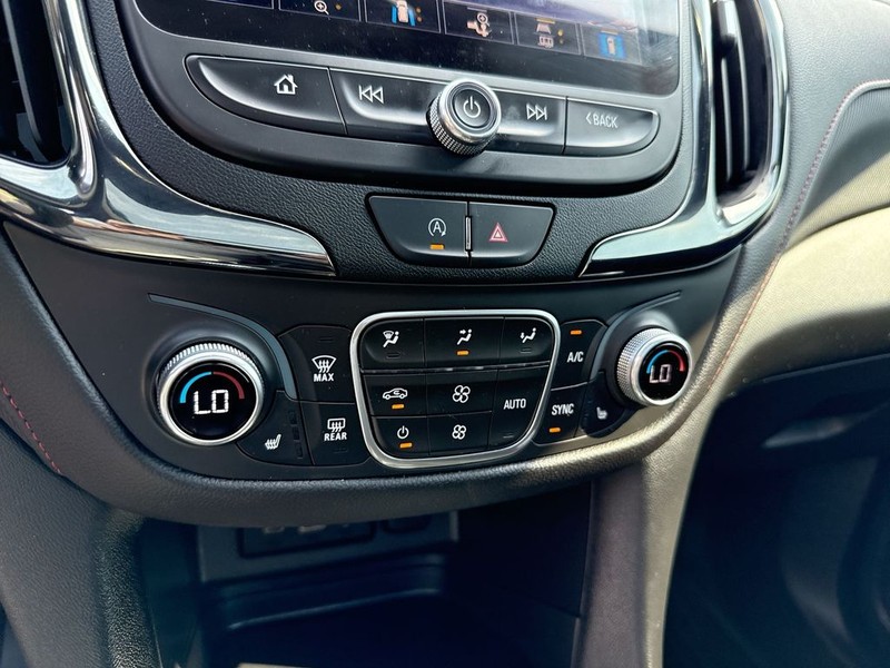 Chevrolet Equinox Vehicle Full-screen Gallery Image 18