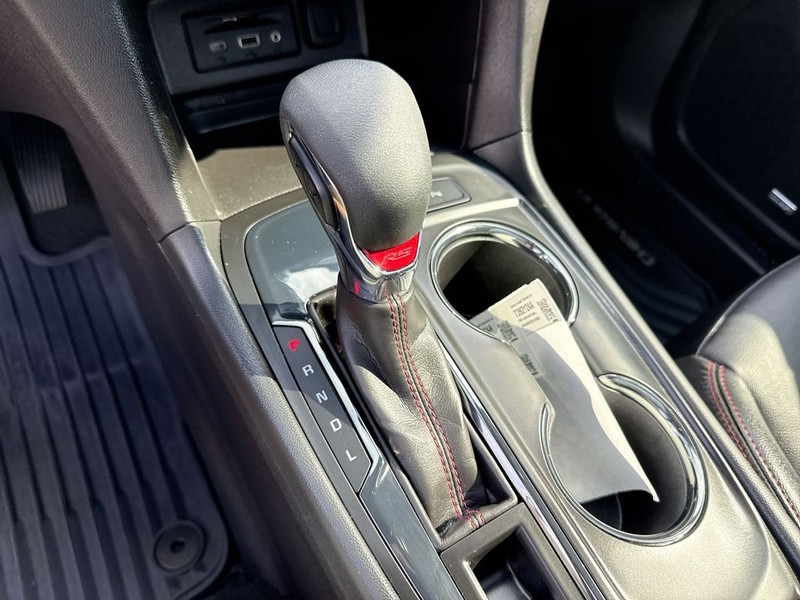 Chevrolet Equinox Vehicle Full-screen Gallery Image 19