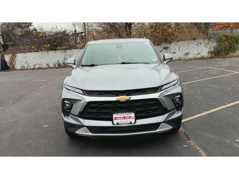 Chevrolet Blazer Vehicle Full-screen Gallery Image 03