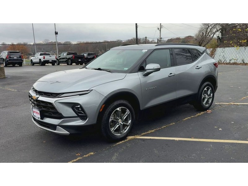 Chevrolet Blazer Vehicle Full-screen Gallery Image 04