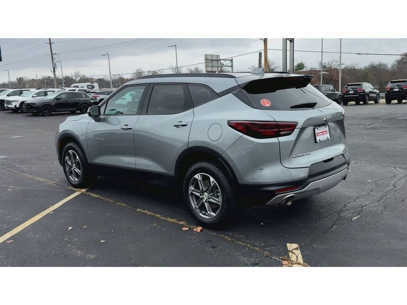 Chevrolet Blazer Vehicle Full-screen Gallery Image 06