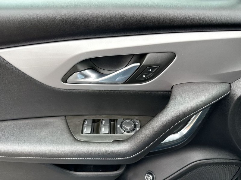 Chevrolet Blazer Vehicle Full-screen Gallery Image 13