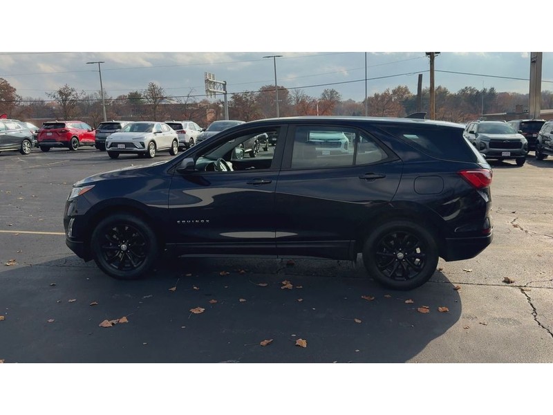 Chevrolet Equinox Vehicle Full-screen Gallery Image 05