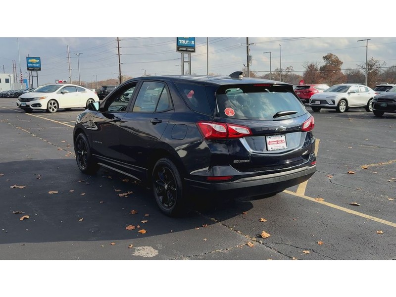 Chevrolet Equinox Vehicle Full-screen Gallery Image 06